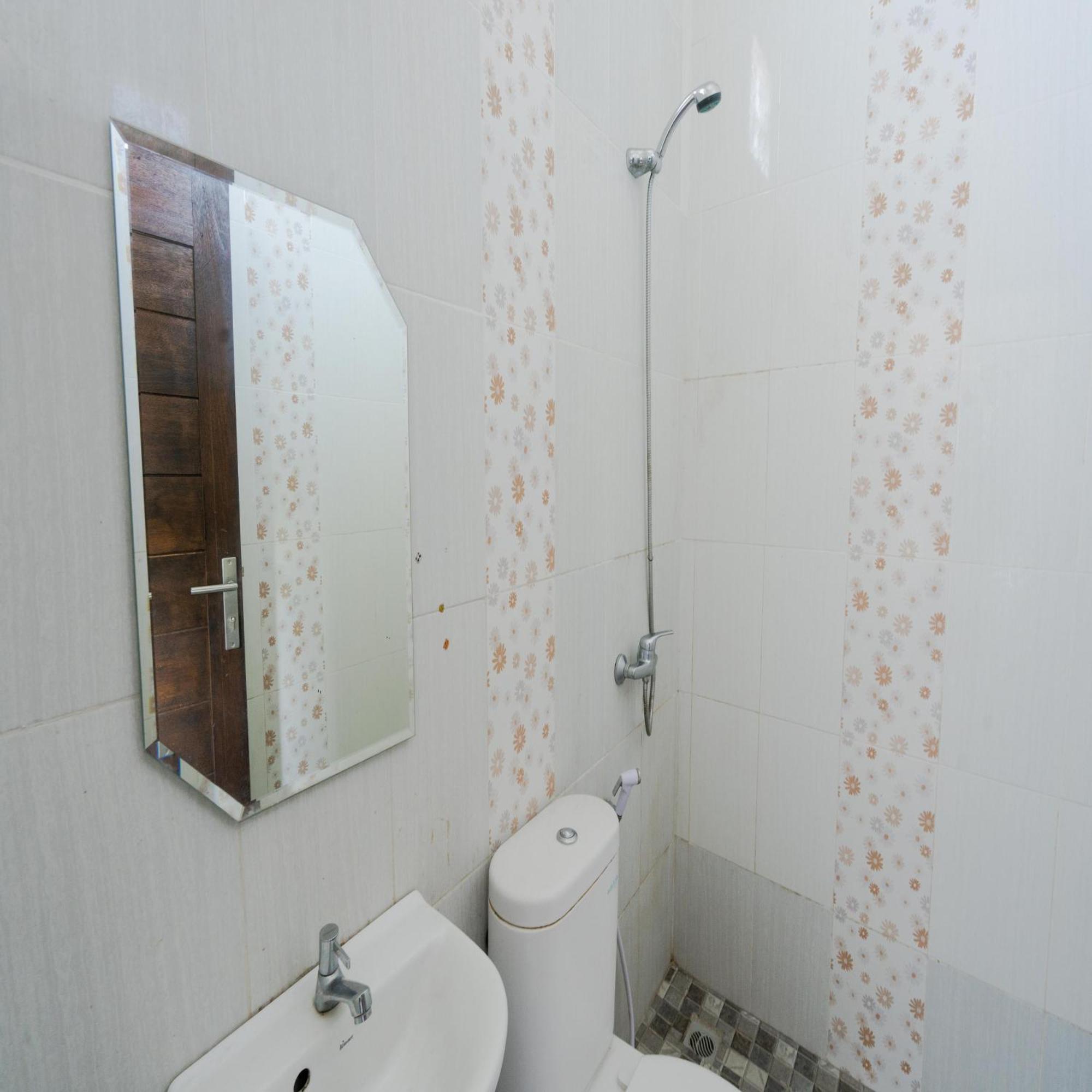 Reddoorz @ Uluwatu Suites Exterior foto